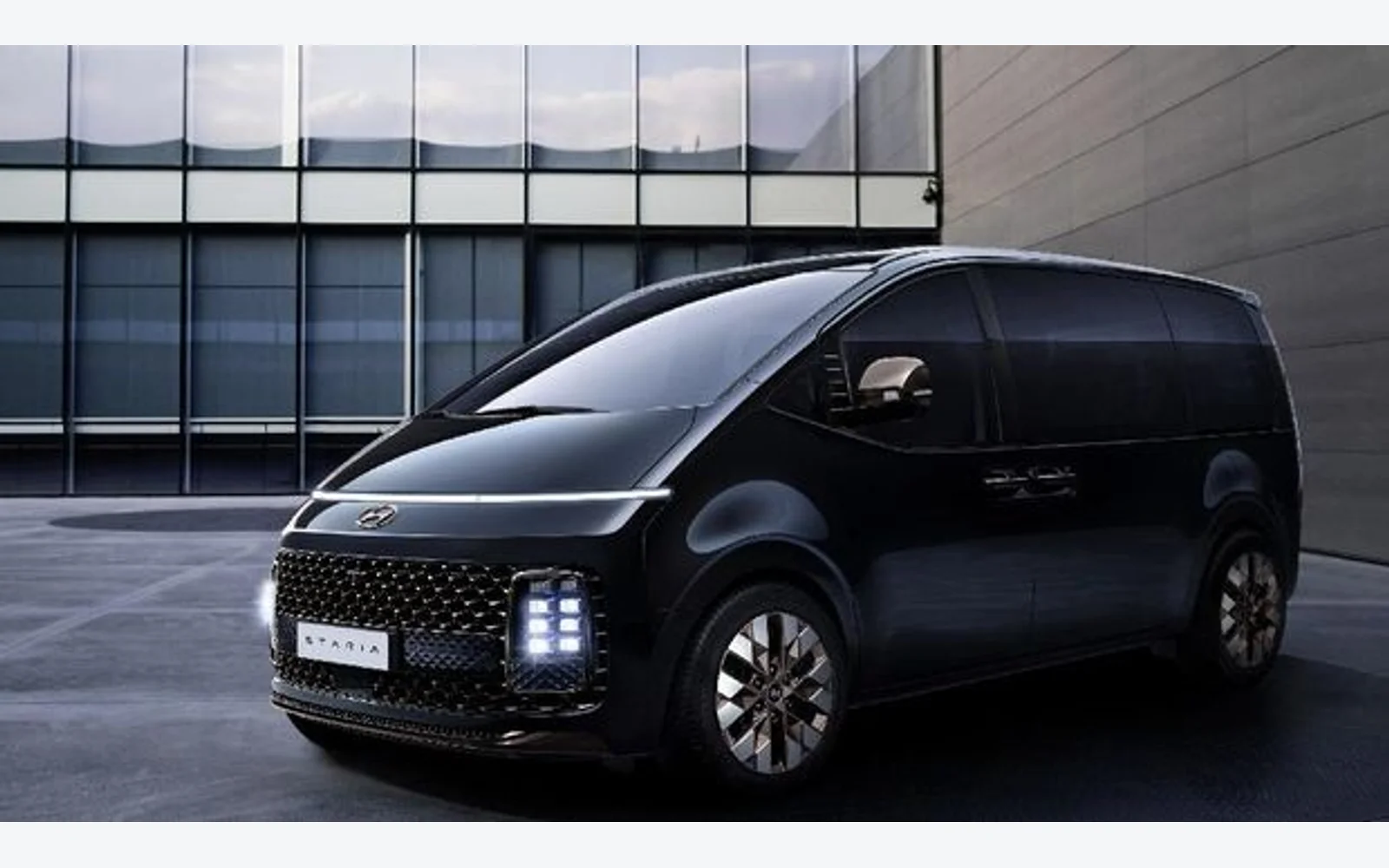 STARIA Signature 9